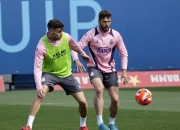 关于巴塞罗那球员康复进行中，球队期待他早日复出的信息