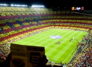 晋级下一阶段首场状态出色，DWG观众沸腾！，莱万多夫斯基重返赛场再创辉煌时刻